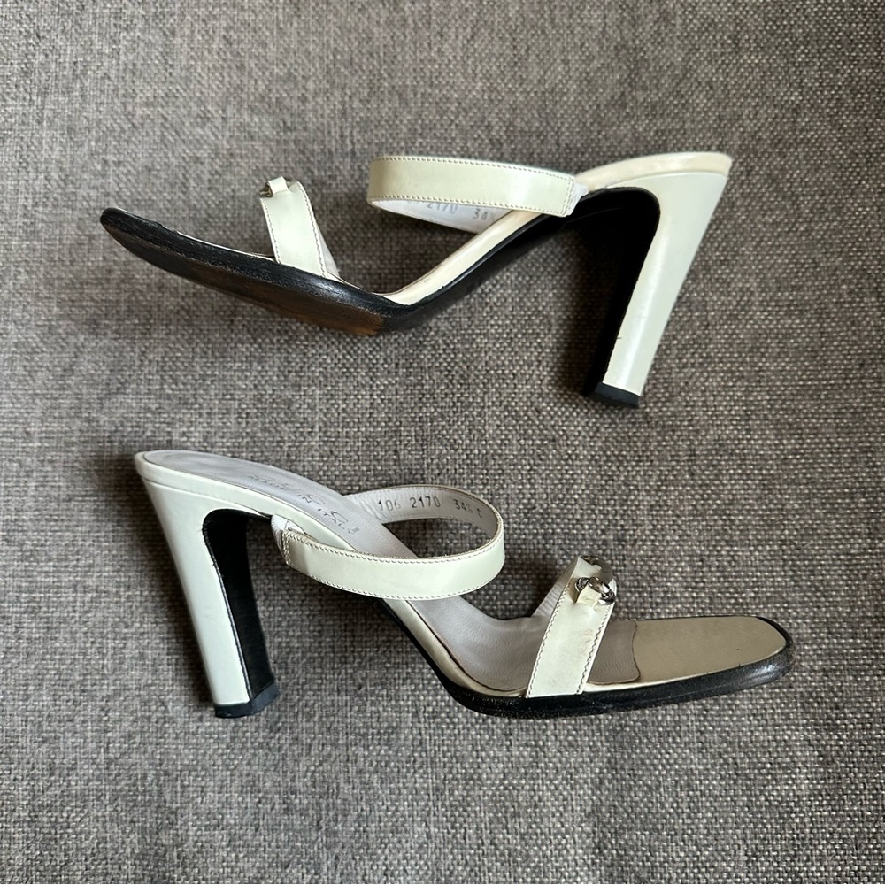 Vintage white Gucci horsebit heels - Picture 6 of 8
